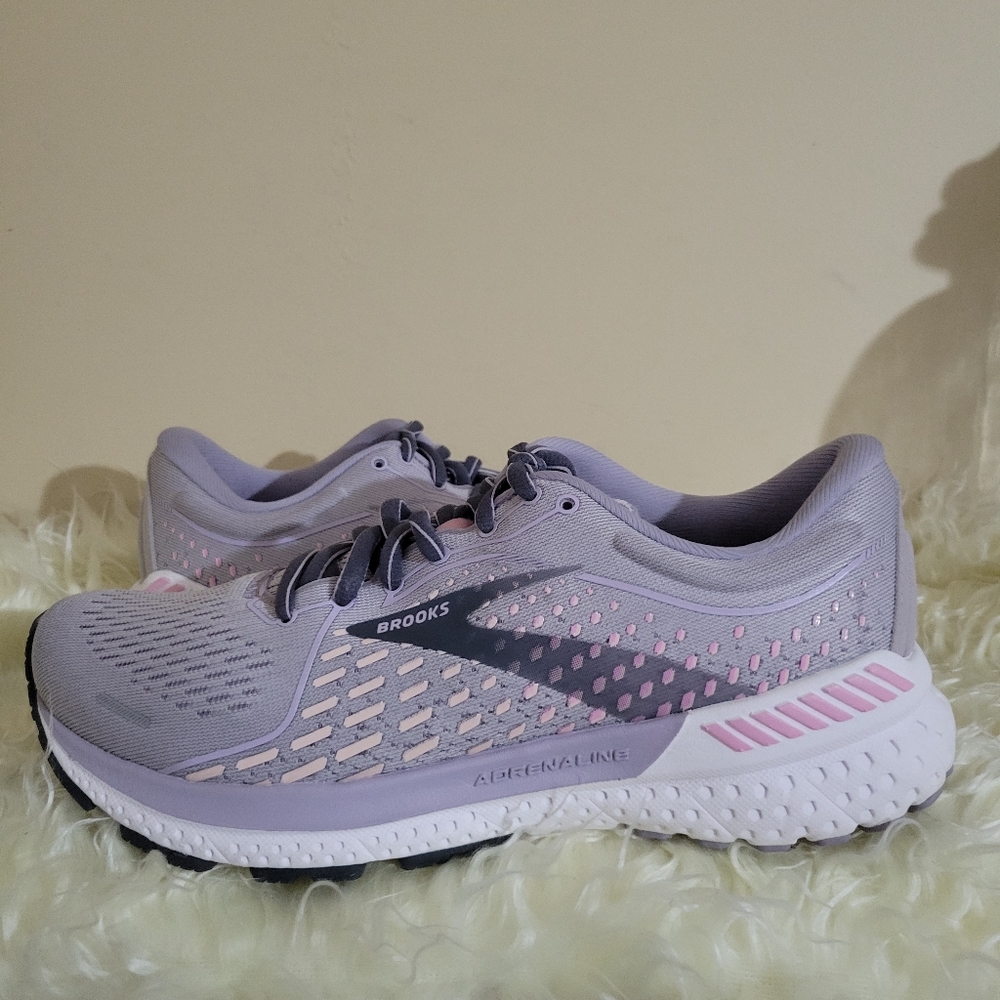 Brooks Women's Adrenaline GTS 21 Running Shoes